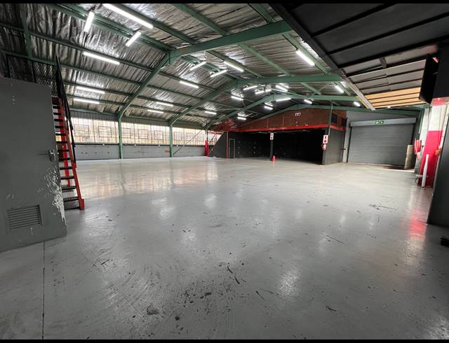 3,057M² WAREHOUSE FOR SALE IN STRIJDOMPARK